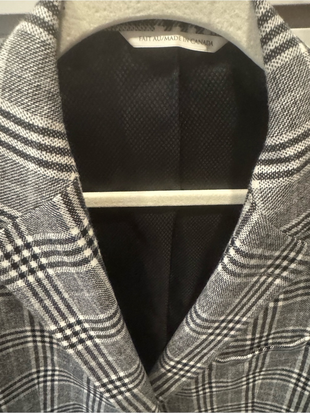 Men's Gray Plaid Sport Coat - Classic Notch Lapel Blazer - Picture 9 of 9